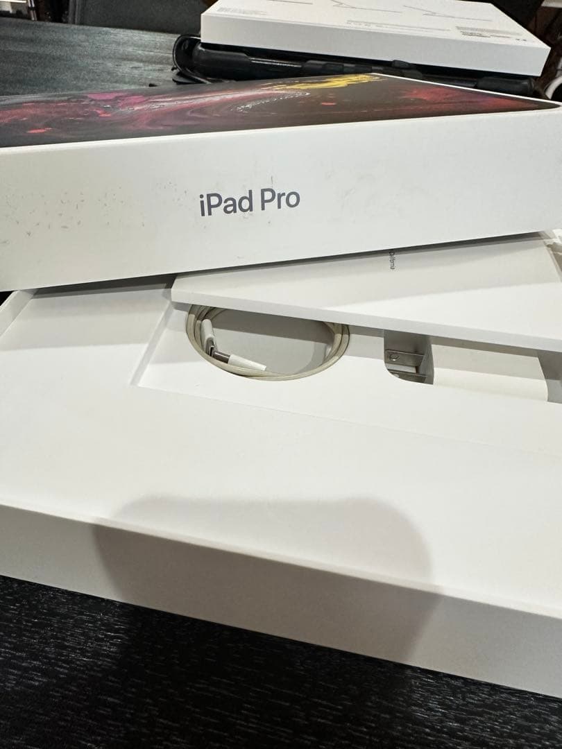 iPad Pro 12.9インチ 1TB 第3世代 Wi-fiモデル +アクセ