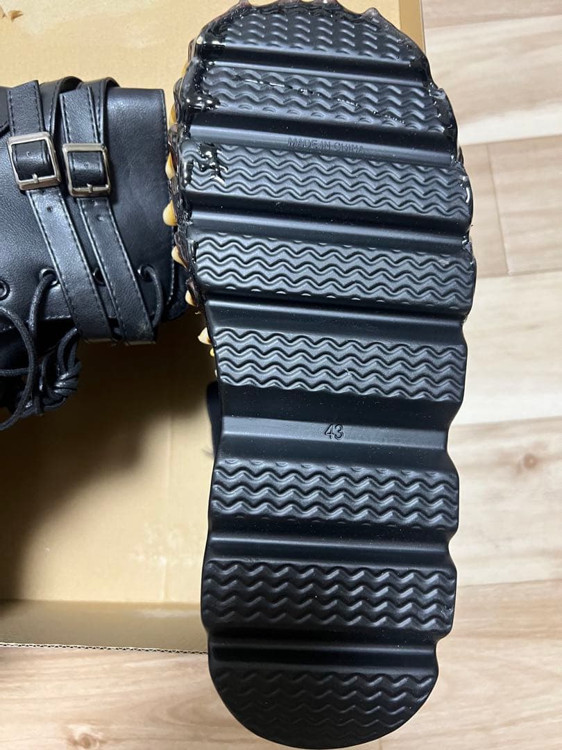 靴 venom boots size 43