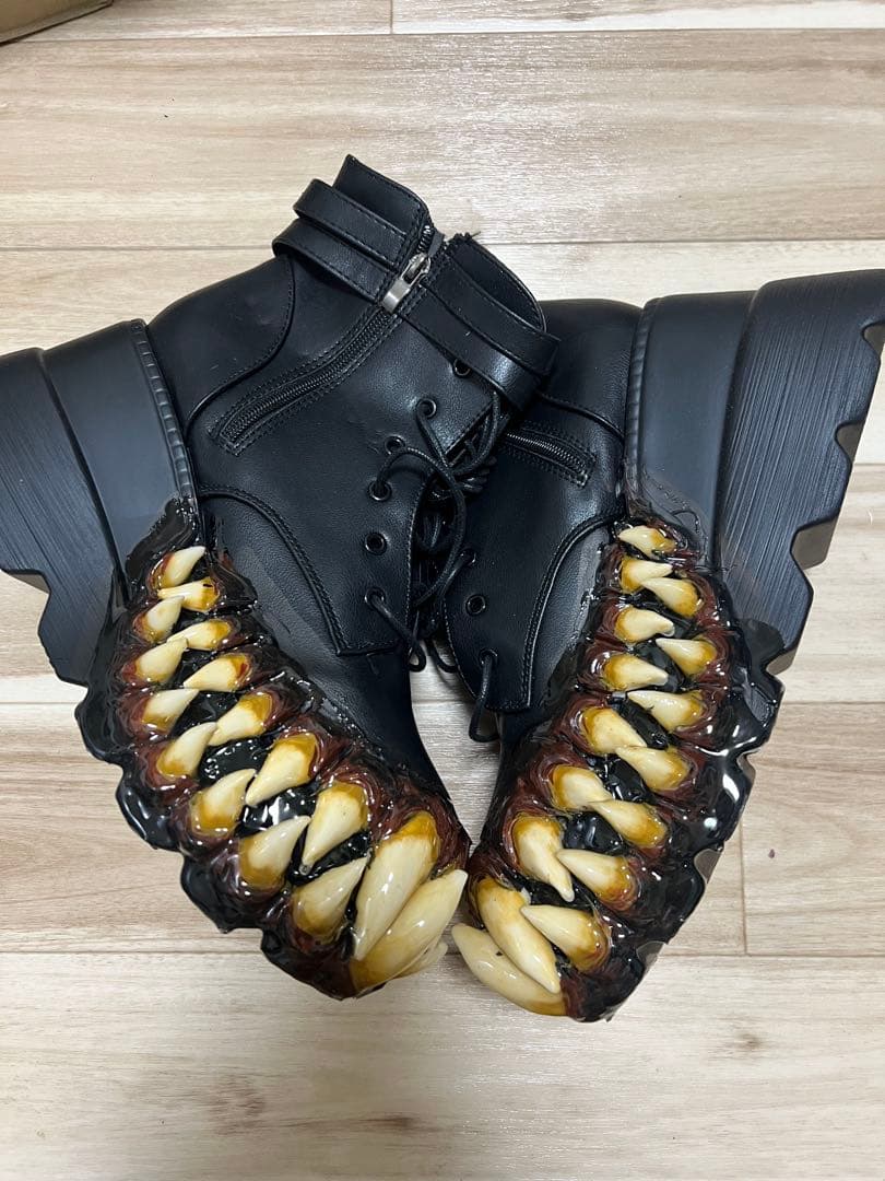 靴 venom boots size 43