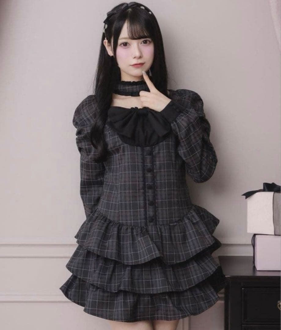 pium ピウム フロントリボンチョーカーティアードミニワンピ ブラックチェック