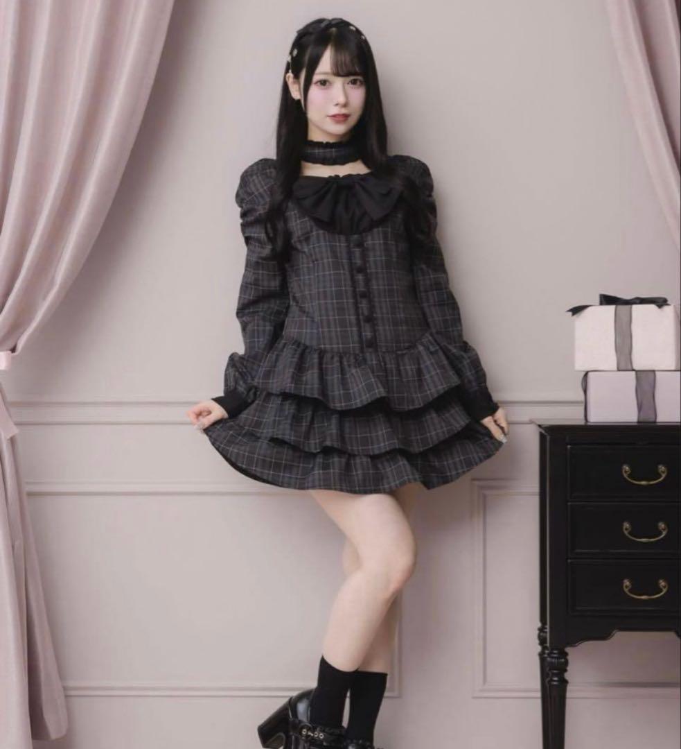 pium ピウム フロントリボンチョーカーティアードミニワンピ ブラックチェック