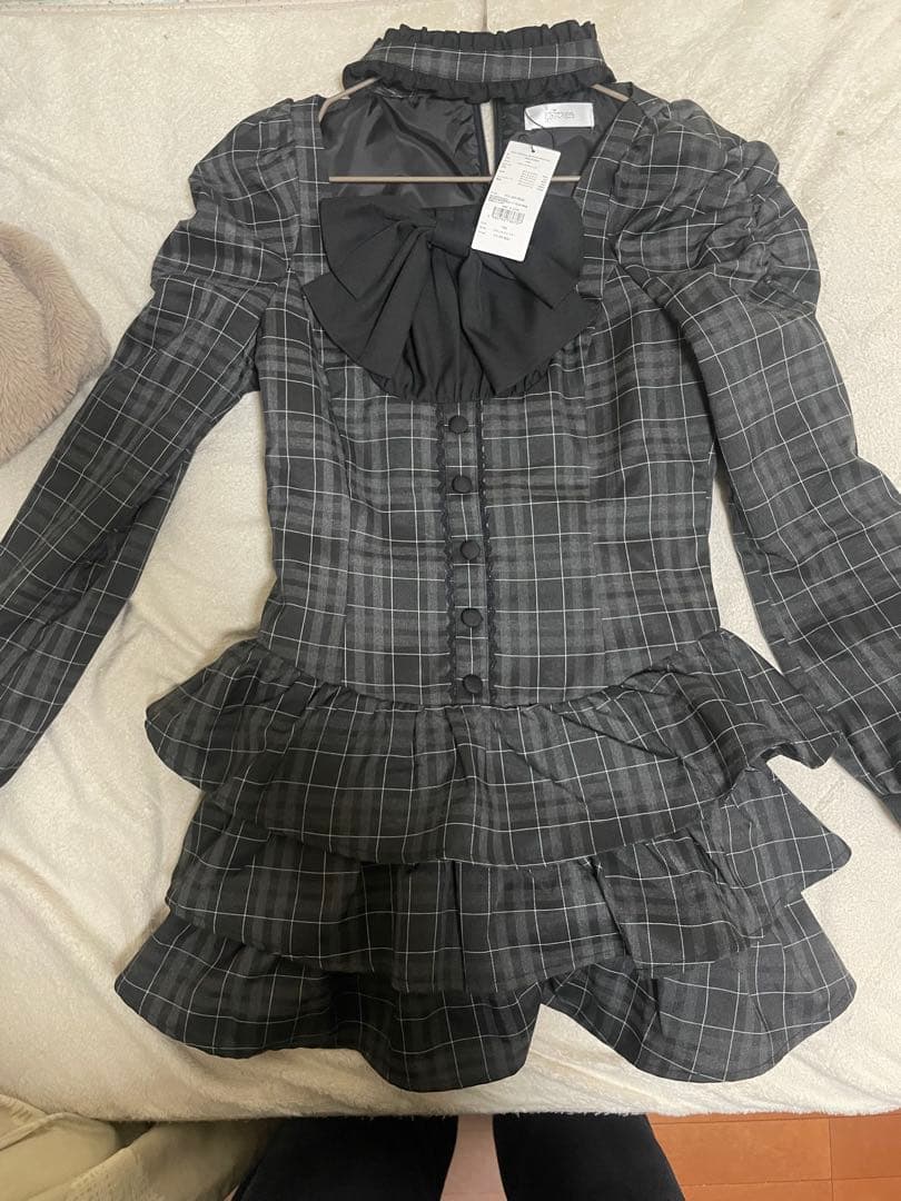 pium ピウム フロントリボンチョーカーティアードミニワンピ ブラックチェック