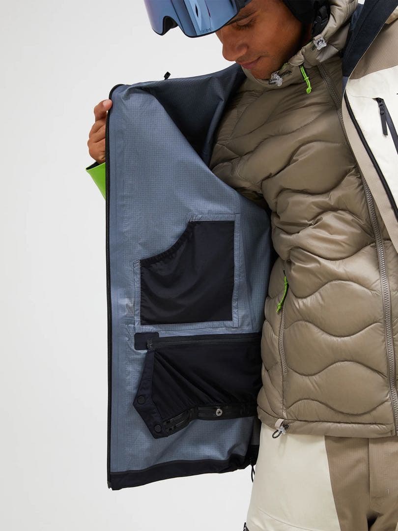 【新品】Peak Performance Gore-Tex Pro 3L