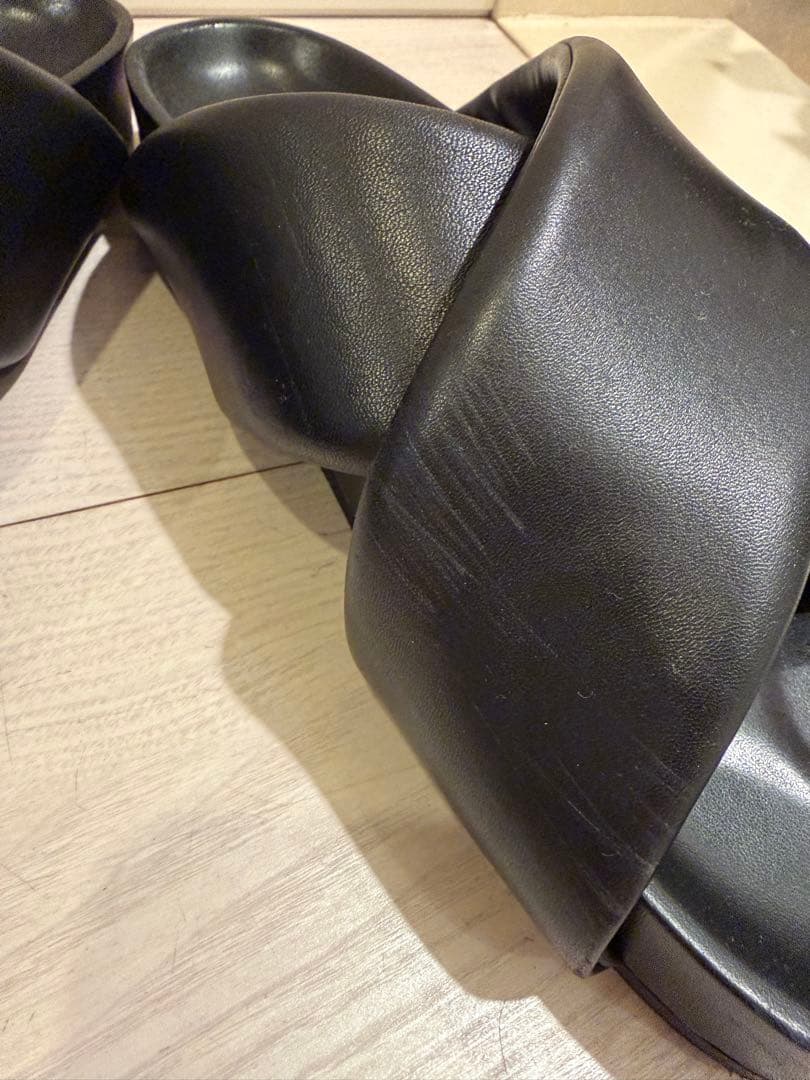 JIL SANDER パデットストラップレザーサンダル