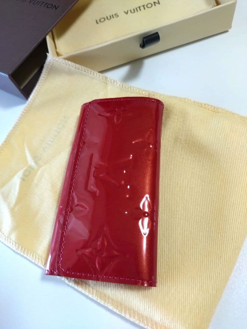 【新品・箱付】LOUIS VUITTON キーケース ミュルティクレ4 ヴェルニ