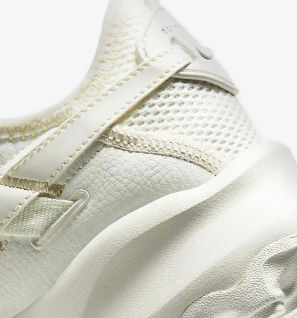 新品未使用　NIKE TC7900 24cm