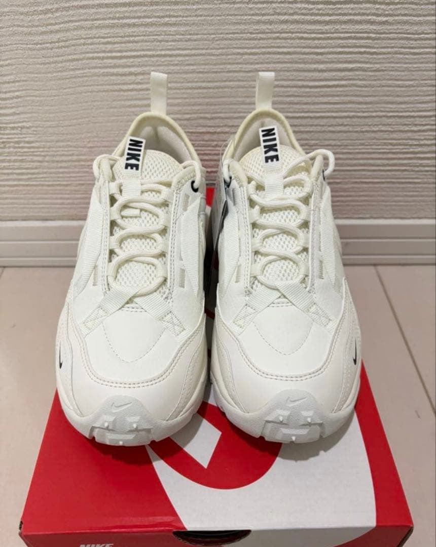新品未使用　NIKE TC7900 24cm