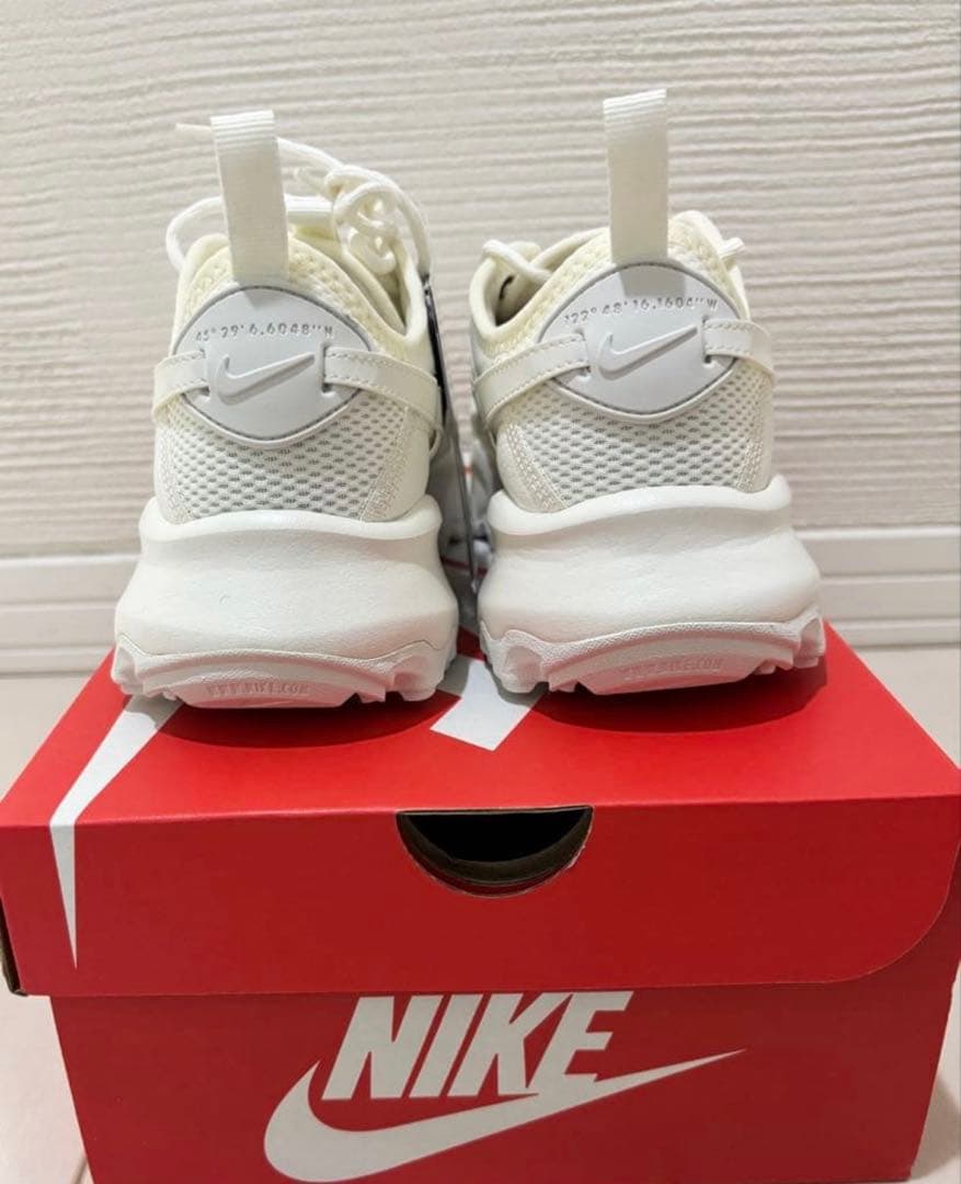 新品未使用　NIKE TC7900 24cm