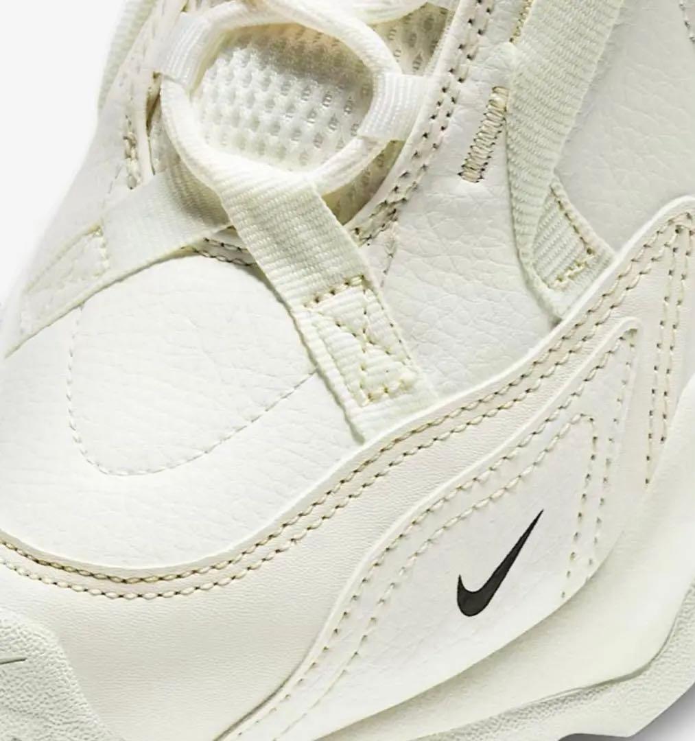 新品未使用　NIKE TC7900 24cm