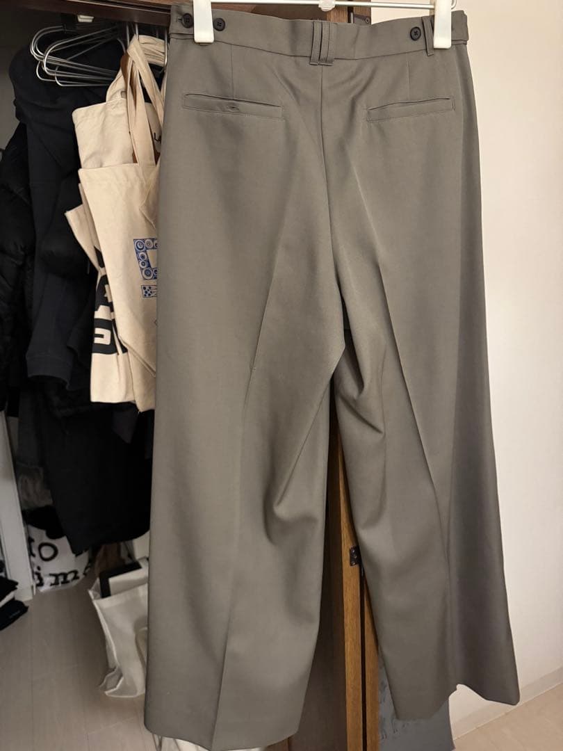 YOKE 3pleatedWide-legTrousers スラックスグレージュ