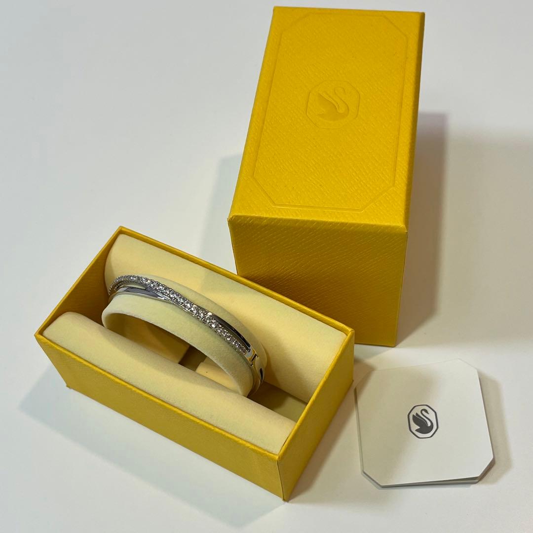 新品未使用　スワロフスキー　バングル