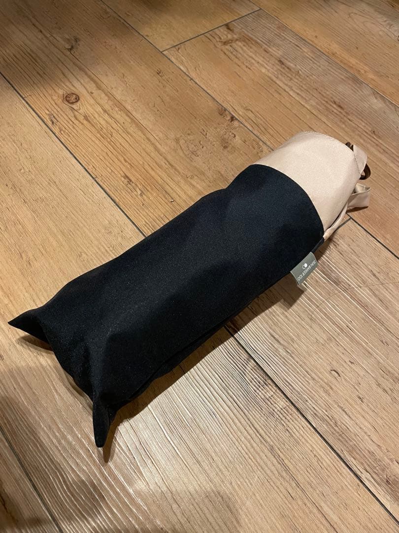 サンバリア100 折りたたみ日傘 ブラック×ピンク