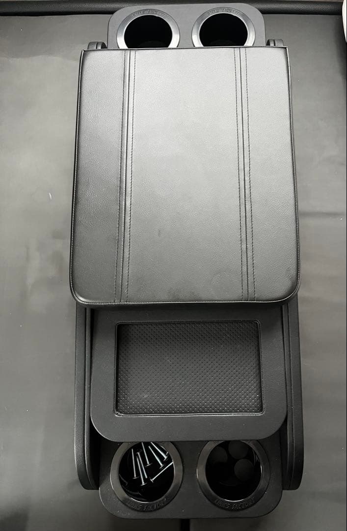 ハイエース　標準ボディ　センターコンソールボックス