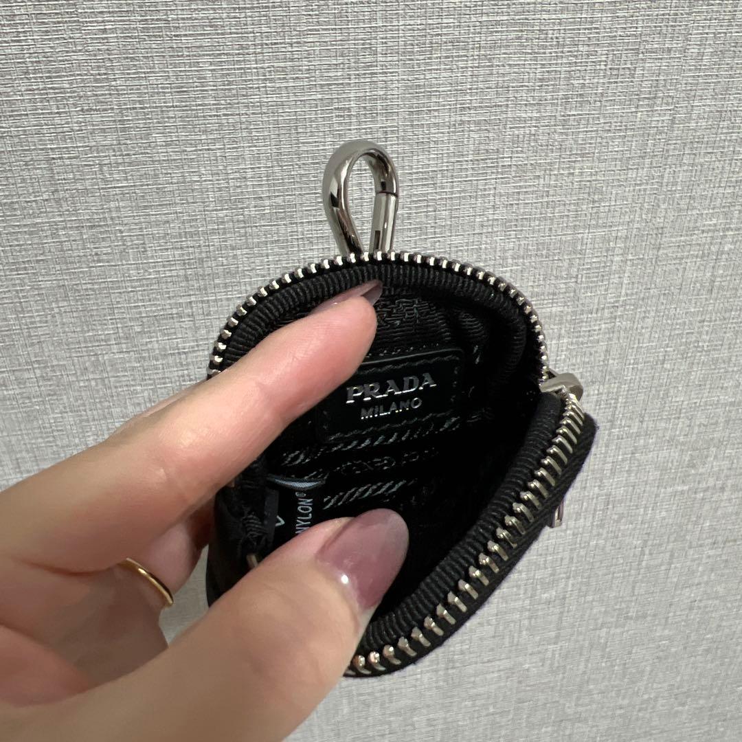 【値下げ中】PRADA ブラック ナイロン ファスナー付ポーチ
