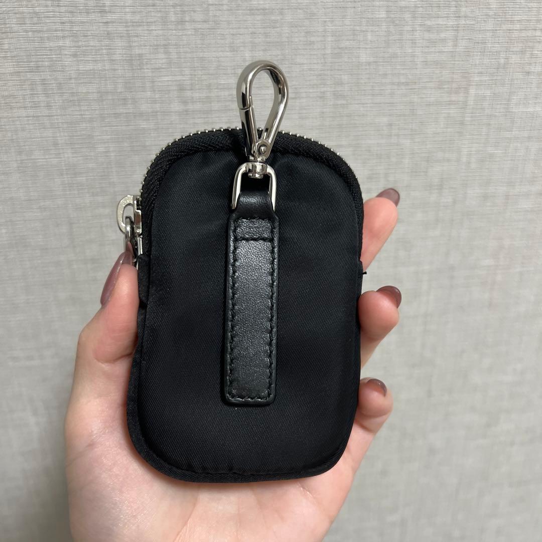 【値下げ中】PRADA ブラック ナイロン ファスナー付ポーチ