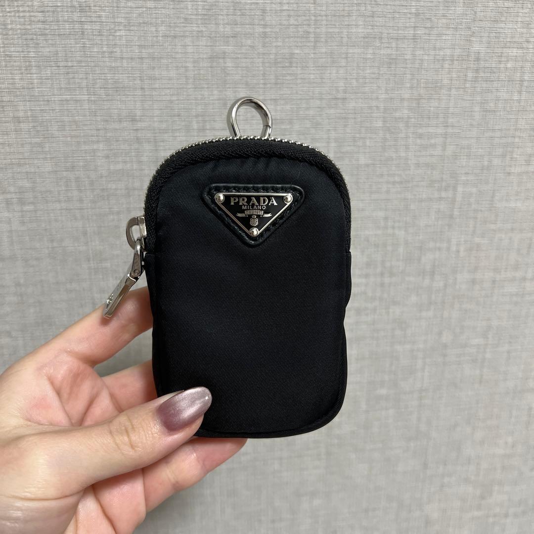 【値下げ中】PRADA ブラック ナイロン ファスナー付ポーチ