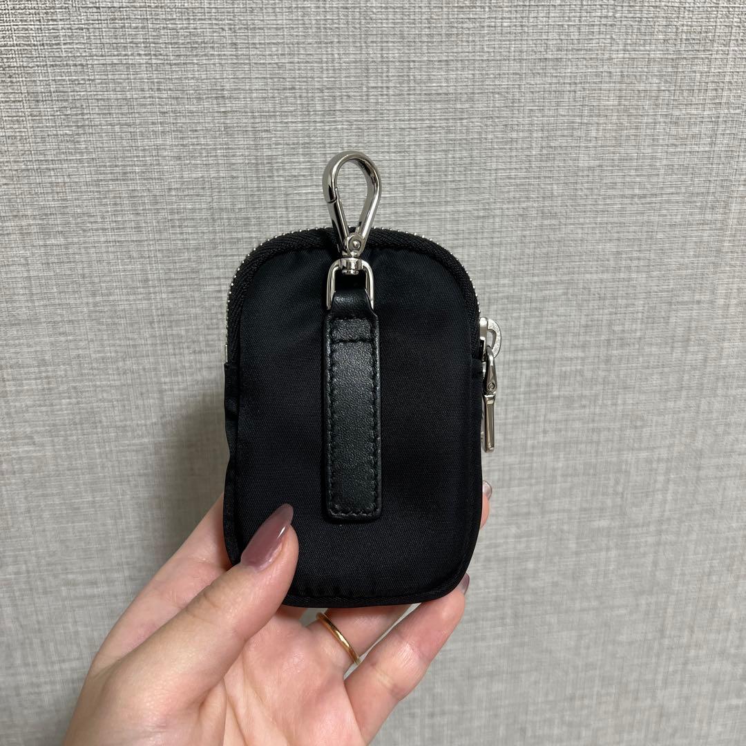 【値下げ中】PRADA ブラック ナイロン ファスナー付ポーチ