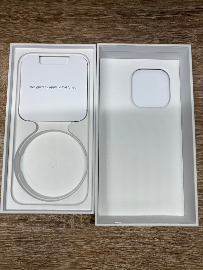 【極美品】iPhone 15 Pro 128G ホワイトチタニウム