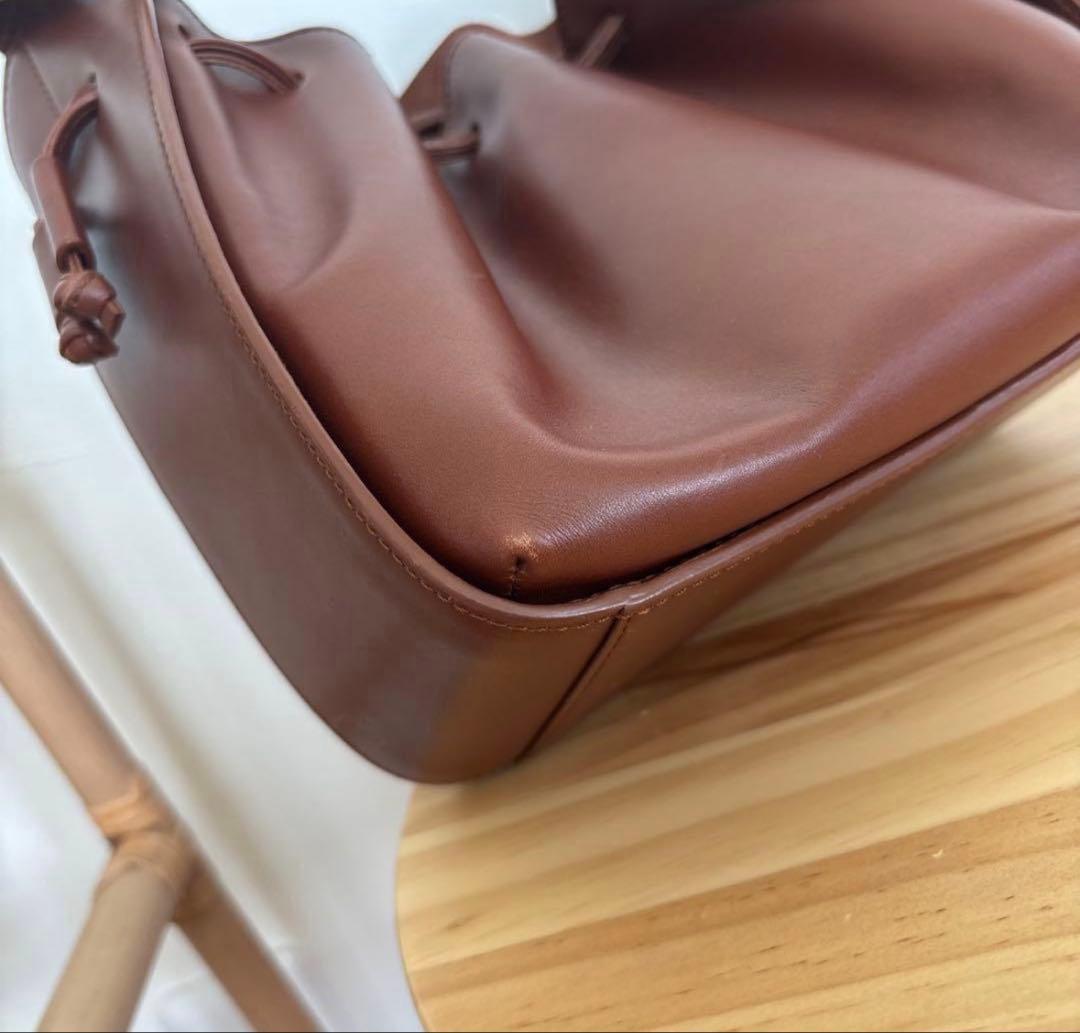 apc A.P.C. アーペーセー Courtney 巾着 ショルダーバッグ