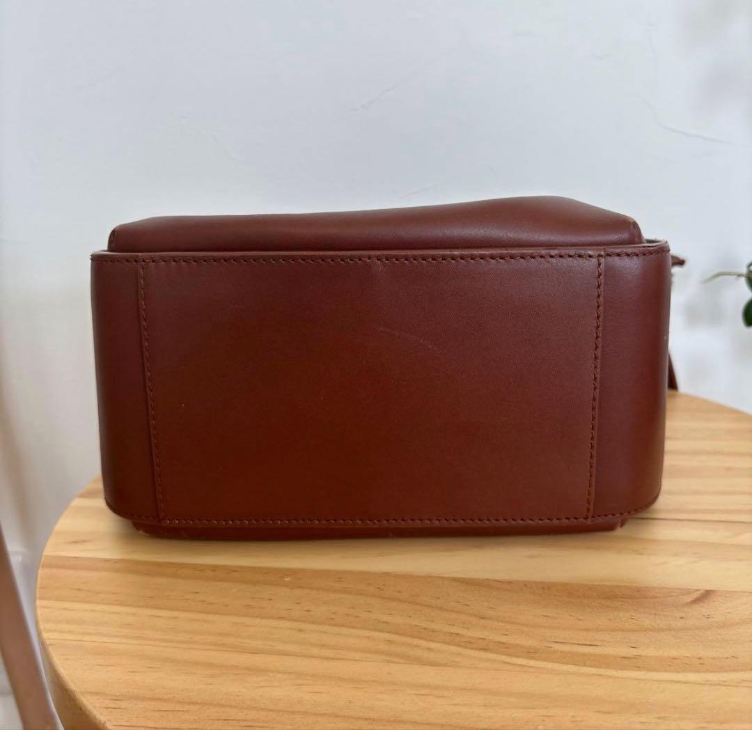 apc A.P.C. アーペーセー Courtney 巾着 ショルダーバッグ