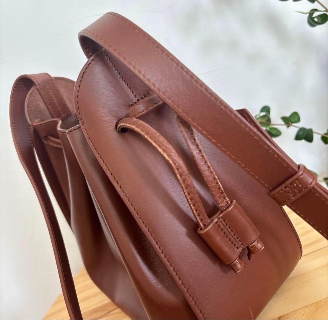 apc A.P.C. アーペーセー Courtney 巾着 ショルダーバッグ