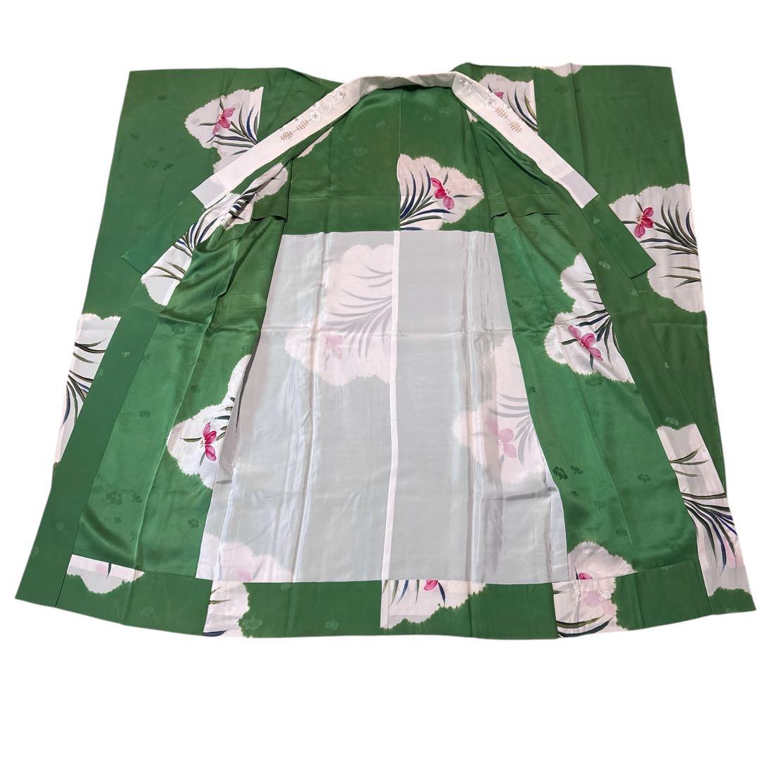 (あ867)振袖用長襦袢㊗️絞り染め 落ち着いた若草色 花模様は手描き✨