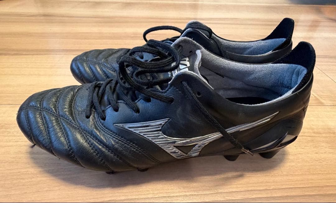 モレリアneo4 Japan ブラック×シルバー 25.5cm