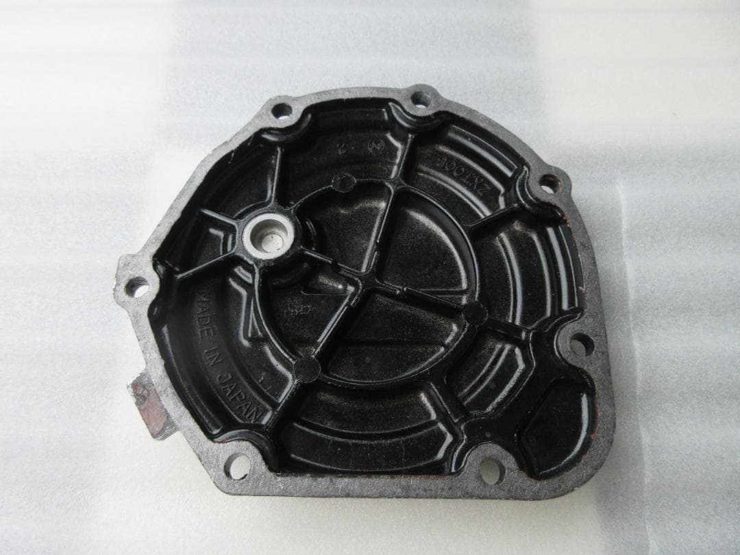 送料込み！カワサキ GPZ900R クラッチ・ポイントカバー 塗装済み中古良品