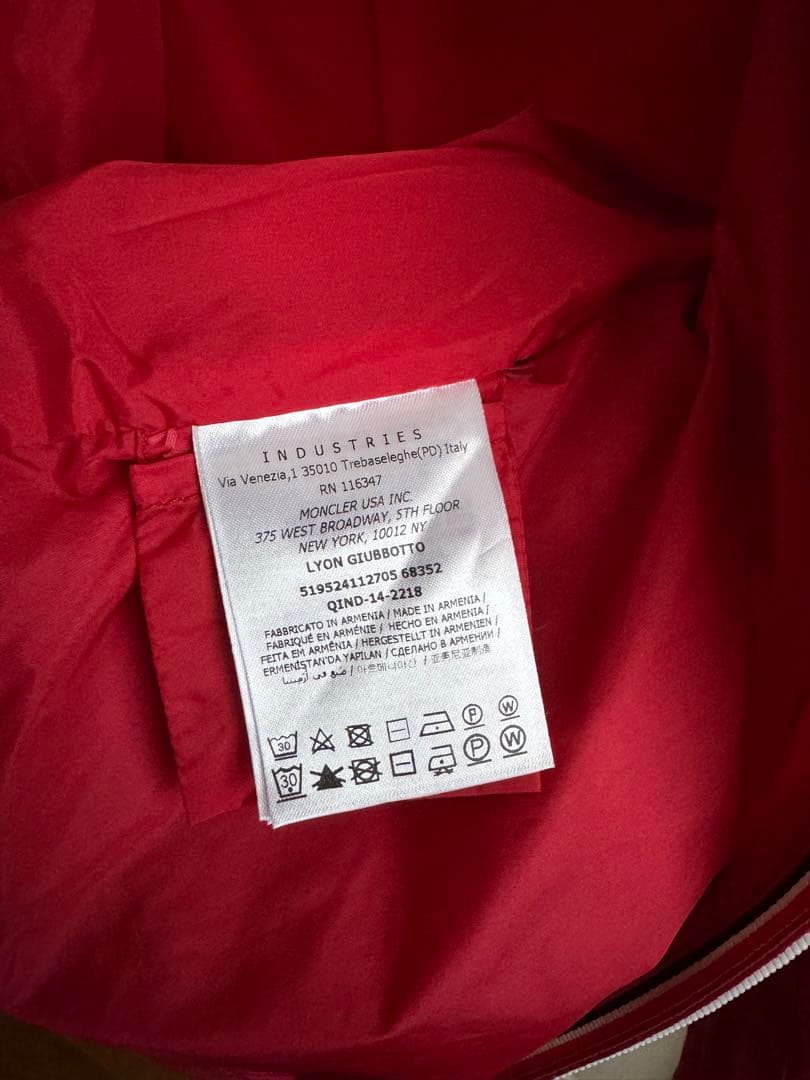 MONCLER レッド フード付きジャケット 6