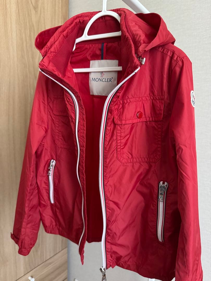 MONCLER レッド フード付きジャケット 6