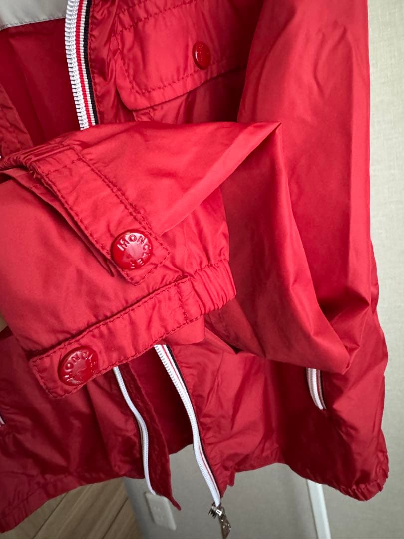 MONCLER レッド フード付きジャケット 6