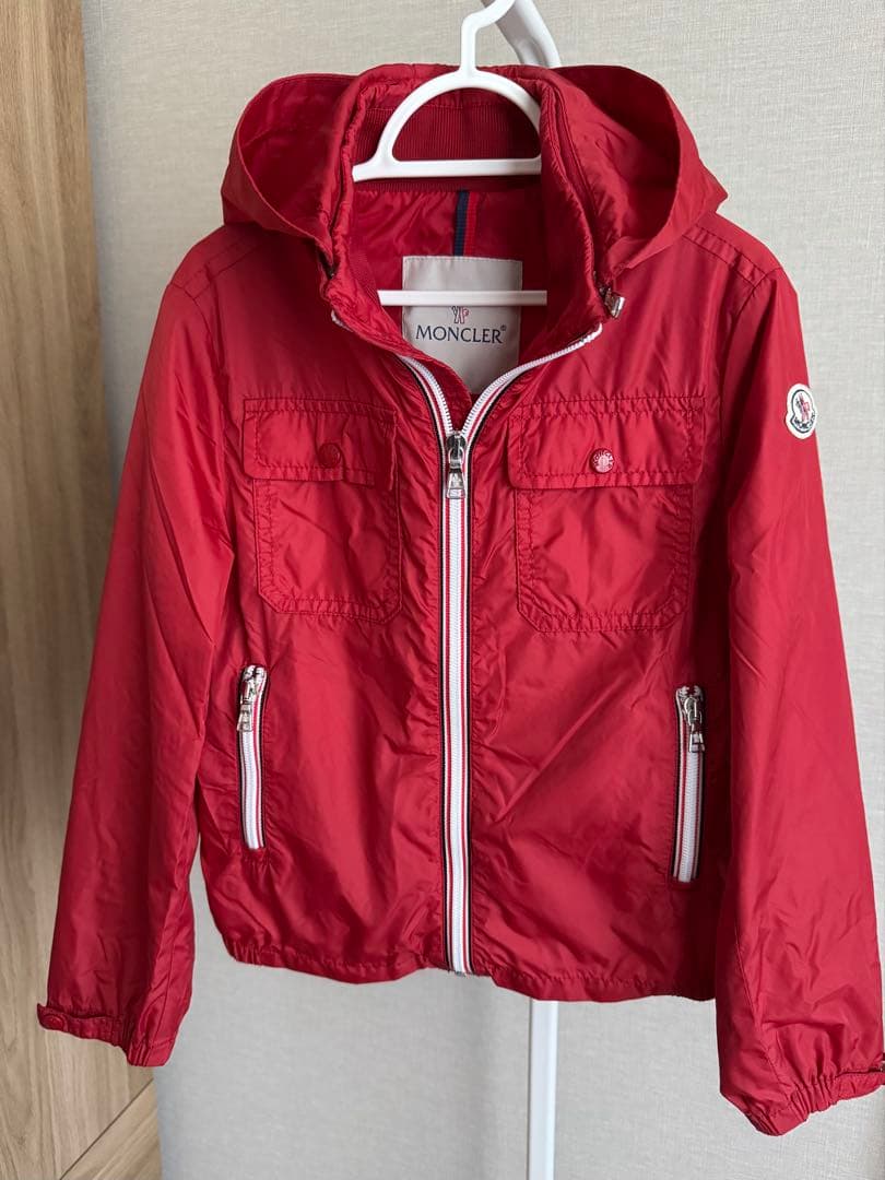 MONCLER レッド フード付きジャケット 6