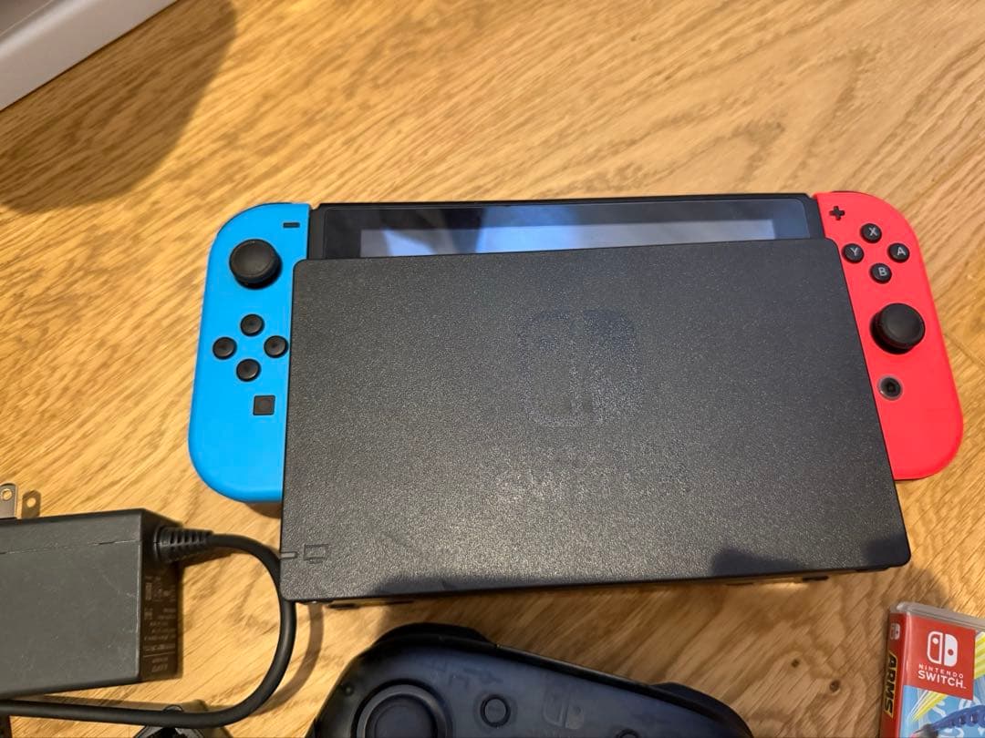 秋*山様 Switch１本体、ソフト2本、プロコン、充電