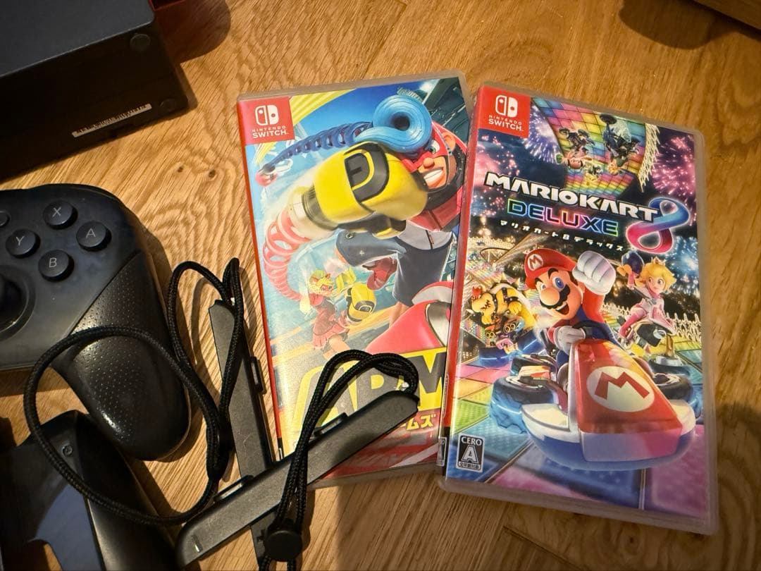 秋*山様 Switch１本体、ソフト2本、プロコン、充電