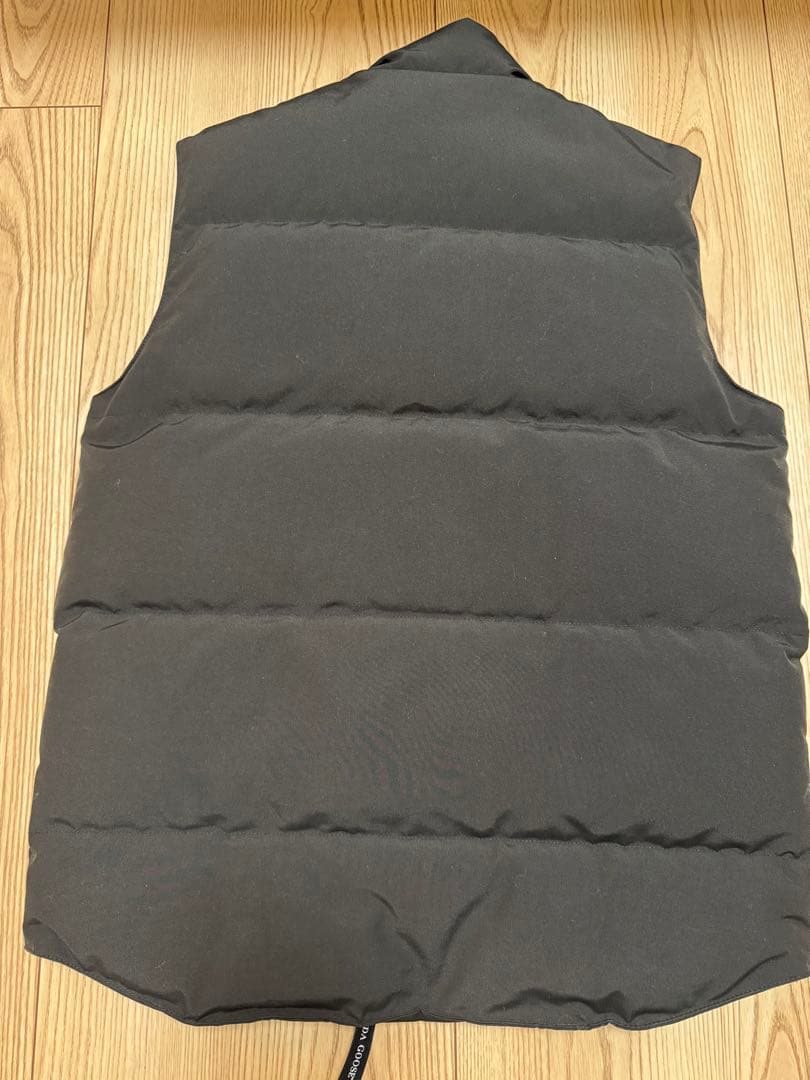 【超美品】  ブラック ダウンベスト