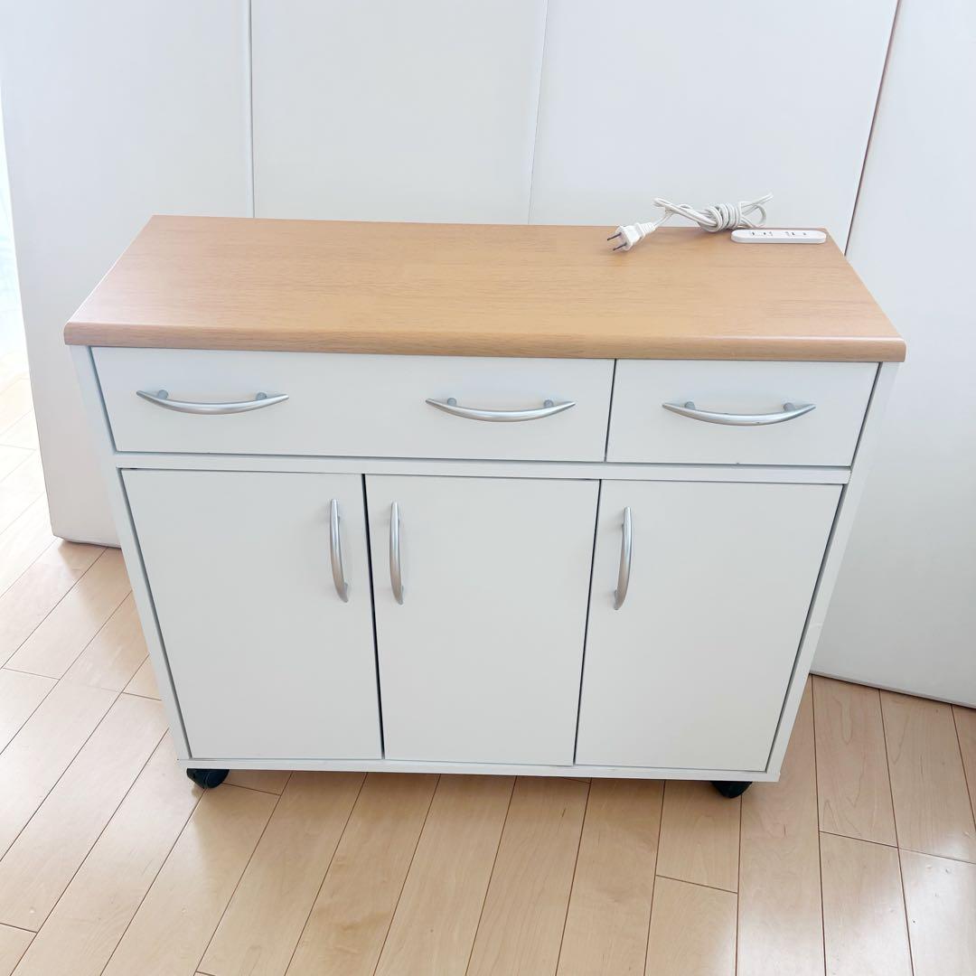 北欧　コンパクトキッチンカウンター　木目調　食器棚　ホワイトキャスターコンセント