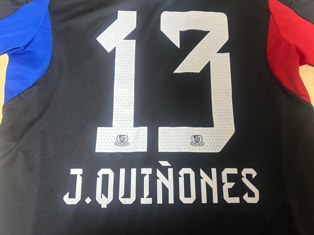 横浜F・マリノス 2025年 スペシャルユニフォーム ジェイソンキニョーネス