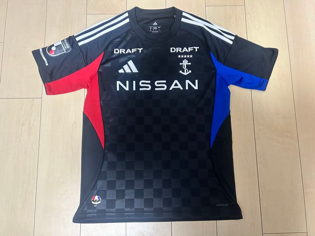 横浜F・マリノス 2025年 スペシャルユニフォーム ジェイソンキニョーネス