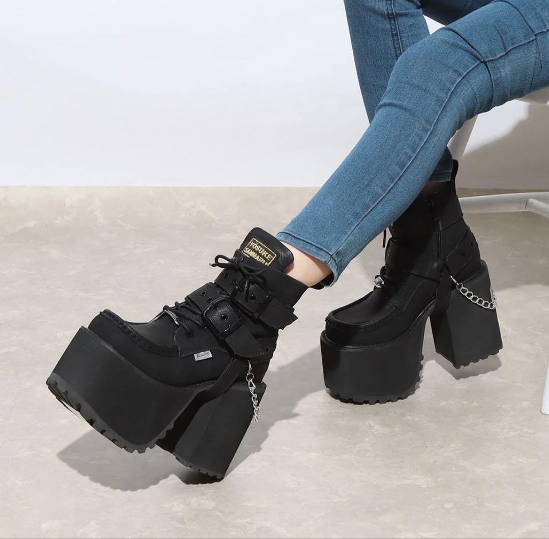 YŌSUKE 厚底ブラックブーツ