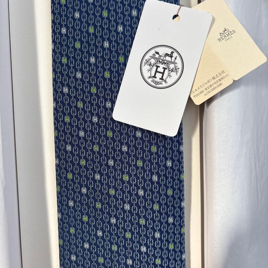 未使用品　HERMES ネクタイ ネイビー パターン入り