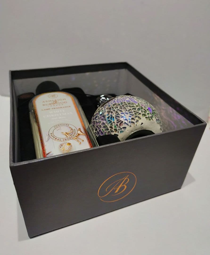 【未使用・限定品】アシュレイ&バーウッド　ホワイトクリスマス　フレグランスランプ