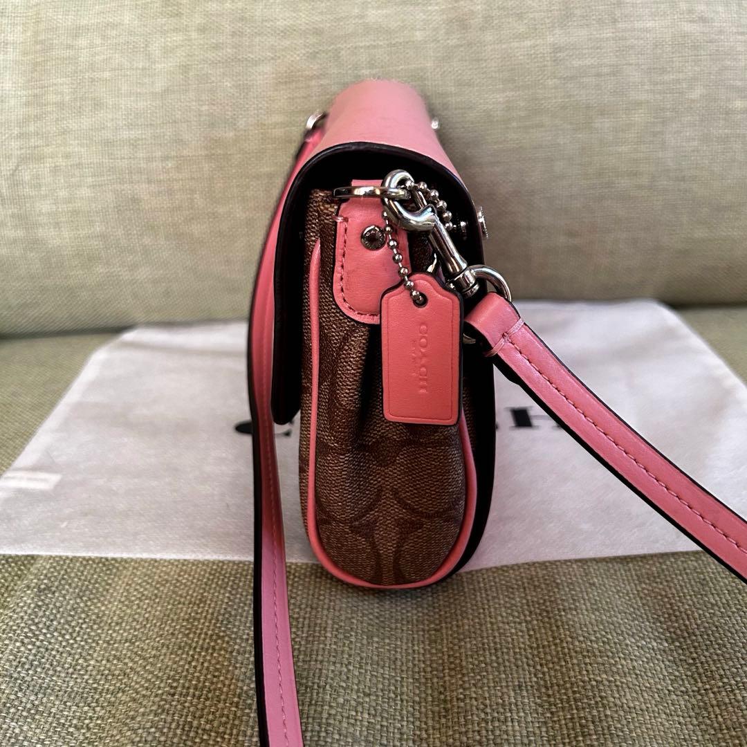 COACH コーチ　ショルダーバッグ　ミニショルダー　スマホ　リバーシブル ❶