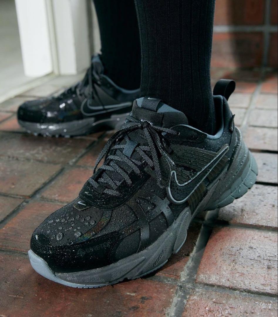 NIKE v2k run GTX ／ Black 23.5cm