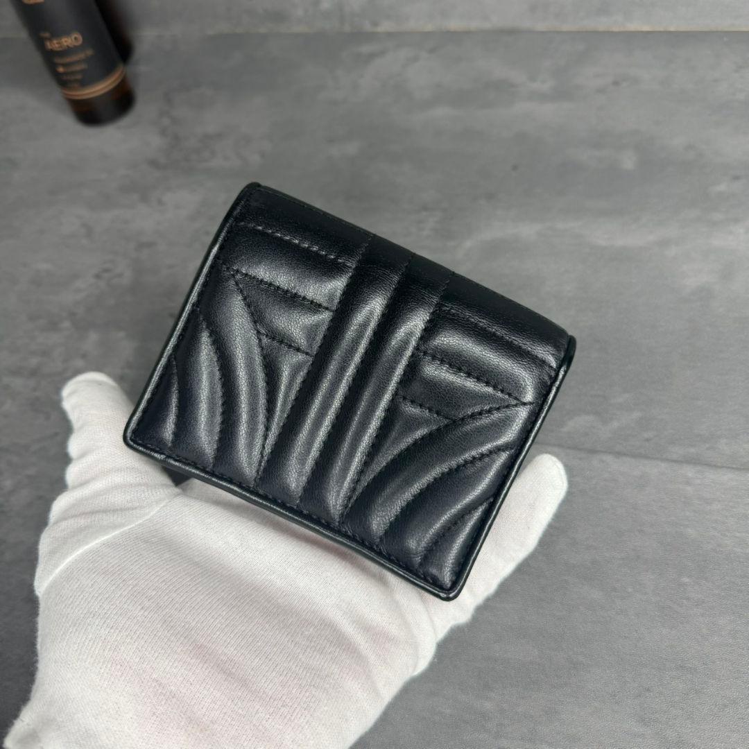 PRADA プラダ ラムスキン 本革 二つ折り財布 ブラック キルティング