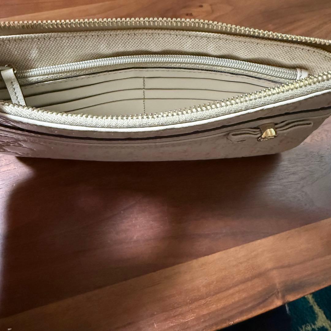 GUCCI ベージュ GGロゴ 長財布 ポーチストラップ付き