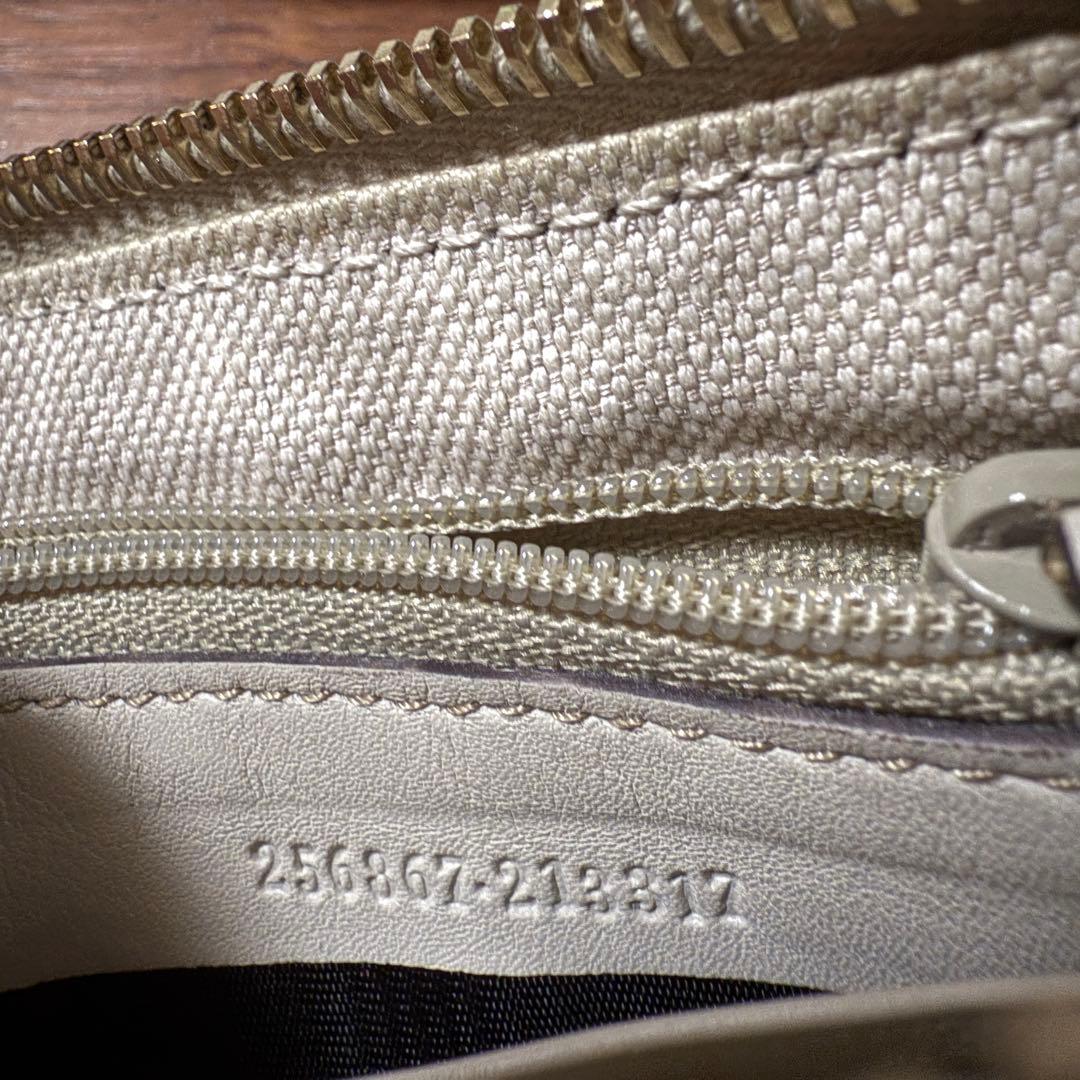 GUCCI ベージュ GGロゴ 長財布 ポーチストラップ付き