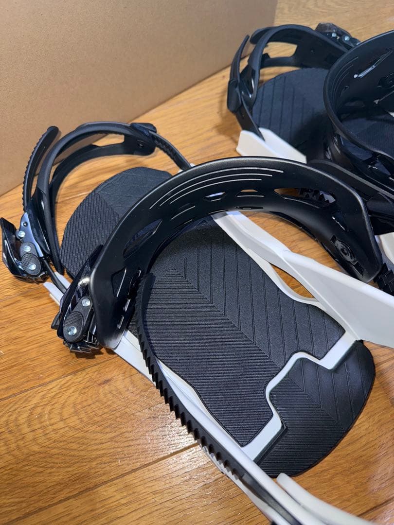 SALOMON スノーボードビンディング rhythm ホワイト L