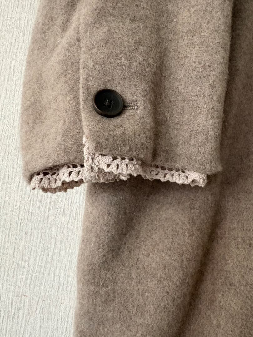 まゆゆ ツハルバイサマンサモスモス 袖口レースウール混コート ベージュ