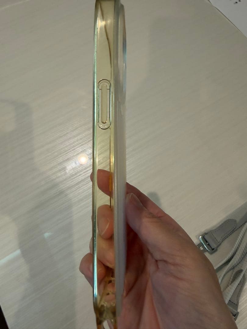 RIMOWA iPhone15Proストラップ付き