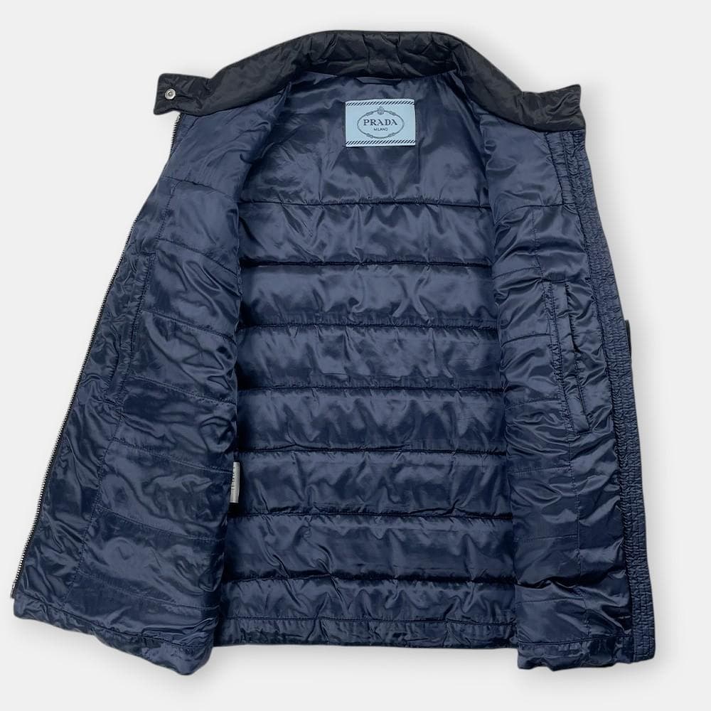 PRADA プラダ トライアングルプレート 三角ロゴ ダウンベスト 黒 44